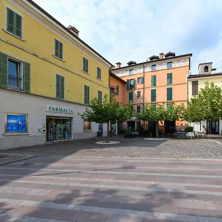 Appartement Magic With View On Garda In The Center Of Desenzano Desenzano del Garda