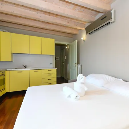 Magic With View On Garda In The Center Of Desenzano * Desenzano del Garda