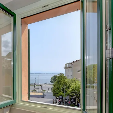 Appartement Magic With View On Garda In The Center Of Desenzano *