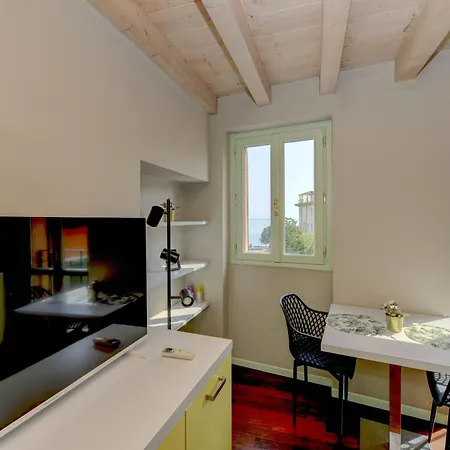 Magic With View On Garda In The Center Of Desenzano * Desenzano del Garda