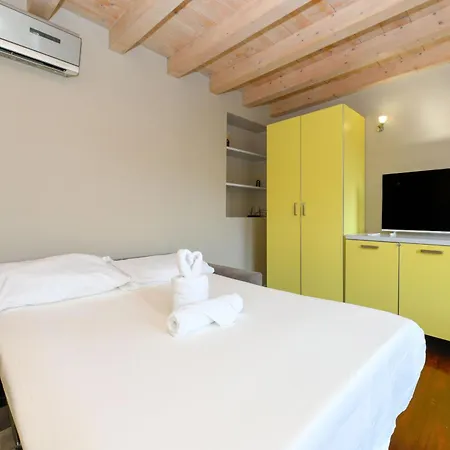 Lejlighed Magic With View On Garda In The Center Of Desenzano *